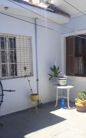 Casa à venda com 180m², 4 quartos e 3 vagas Casa à venda com 180m², 4 quartos e 3 vagasÁrea de Serviço