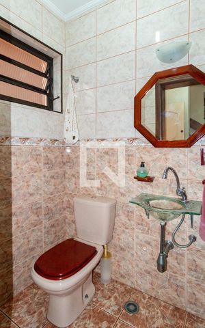 Casa à venda com 216m², 3 quartos e 4 vagas Casa à venda com 216m², 3 quartos e 4 vagasDetalhe - Lavabo