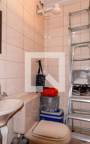 Casa à venda com 216m², 3 quartos e 4 vagas Casa à venda com 216m², 3 quartos e 4 vagasBanheiro - Garagem