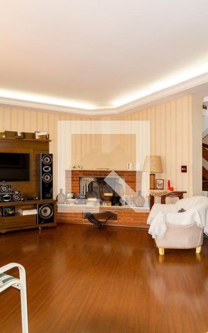 Casa à venda com 216m², 3 quartos e 4 vagas Casa à venda com 216m², 3 quartos e 4 vagasSala de Estar