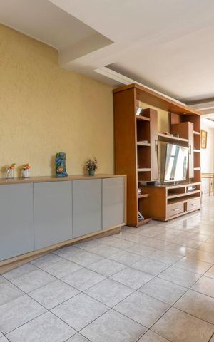 Casa à venda com 250m², 4 quartos e 2 vagasSala