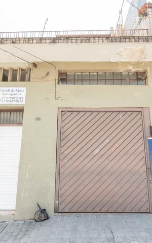 Casa à venda com 250m², 4 quartos e 2 vagasFachada