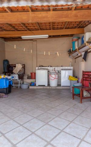 Casa à venda com 250m², 4 quartos e 2 vagasLavanderia