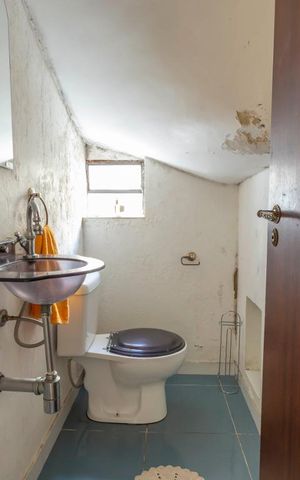 Casa à venda com 250m², 4 quartos e 2 vagasLavabo