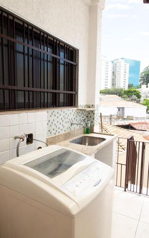 Casa à venda com 272m², 3 quartos e 5 vagas Casa à venda com 272m², 3 quartos e 5 vagasLavanderia