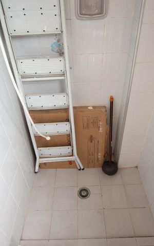 Casa à venda com 272m², 3 quartos e 5 vagas Casa à venda com 272m², 3 quartos e 5 vagasBanheiro de serviço