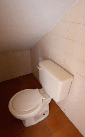 Casa à venda com 272m², 3 quartos e 5 vagas Casa à venda com 272m², 3 quartos e 5 vagasLavabo de serviço