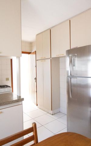 Casa à venda com 272m², 3 quartos e 5 vagas Casa à venda com 272m², 3 quartos e 5 vagasCozinha