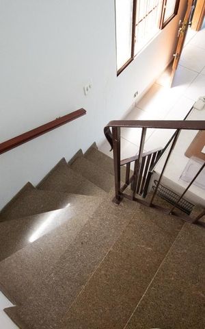 Casa à venda com 272m², 3 quartos e 5 vagas Casa à venda com 272m², 3 quartos e 5 vagasSala