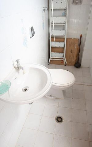 Casa à venda com 272m², 3 quartos e 5 vagas Casa à venda com 272m², 3 quartos e 5 vagasBanheiro de serviço