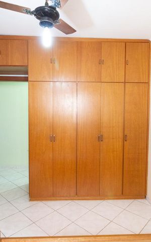 Casa à venda com 272m², 3 quartos e 5 vagas Casa à venda com 272m², 3 quartos e 5 vagasQuarto