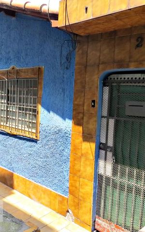 Casa à venda com 100m², 2 quartos e sem vagaFachada