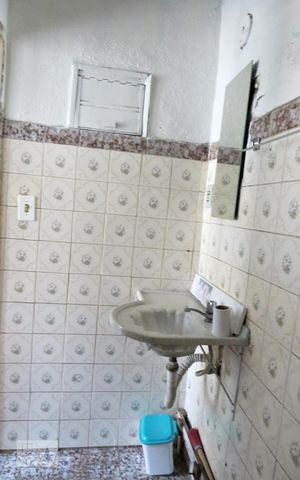 Casa à venda com 100m², 2 quartos e sem vagaBanheiro