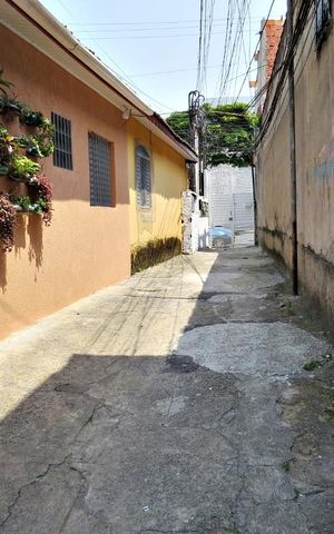 Casa à venda com 100m², 2 quartos e sem vagaÁrea comum
