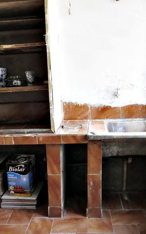 Casa à venda com 100m², 2 quartos e sem vagaDetalhe da area de serviço