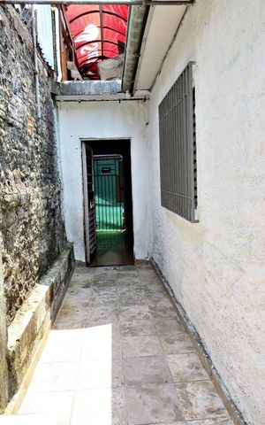 Casa à venda com 100m², 2 quartos e sem vagaQuintal
