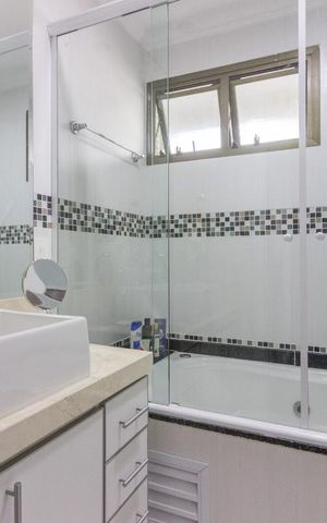 Apartamento à venda com 326m², 4 quartos e 4 vagasBanheiro Suite 1
