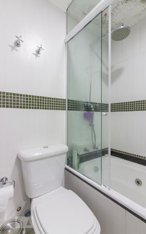 Apartamento à venda com 326m², 4 quartos e 4 vagasBanheiro Suite Master