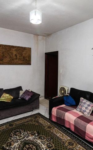 Casa à venda com 60m², 2 quartos e 2 vagas Casa à venda com 60m², 2 quartos e 2 vagasSala