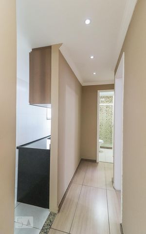 Apartamento à venda com 80m², 2 quartos e sem vaga Apartamento à venda com 80m², 2 quartos e sem vagaCorredor
