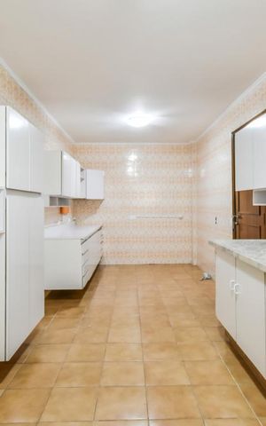 Apartamento para alugar com 179m², 3 quartos e 2 vagas Apartamento para alugar com 179m², 3 quartos e 2 vagasCozinha