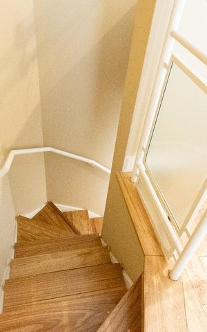 Apartamento à venda com 52m², 1 quarto e 1 vaga Apartamento à venda com 52m², 1 quarto e 1 vagaEscada