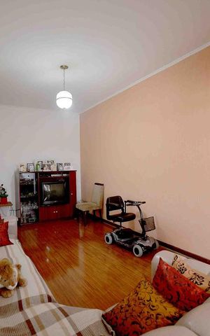 Casa à venda com 520m², 5 quartos e 5 vagas Casa à venda com 520m², 5 quartos e 5 vagasSala