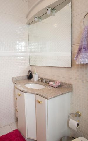 Casa à venda com 270m², 5 quartos e 4 vagasBanheiro