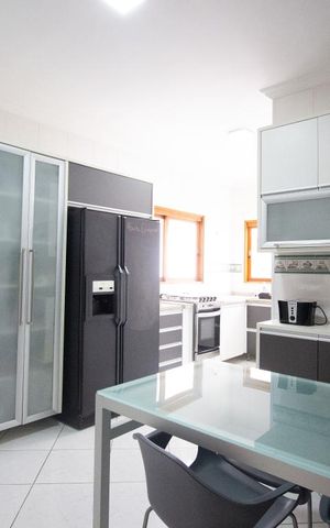 Casa à venda com 270m², 5 quartos e 4 vagasCozinha