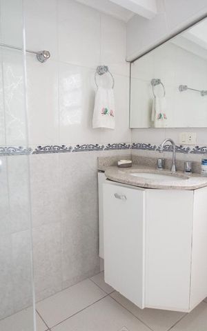 Casa à venda com 270m², 5 quartos e 4 vagasBanheiro 4