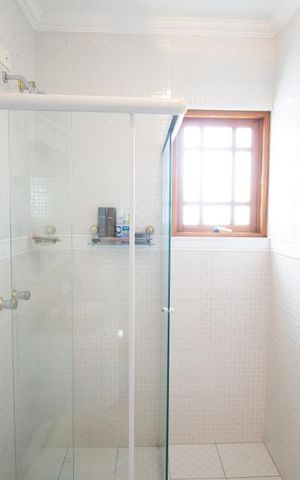 Casa à venda com 270m², 5 quartos e 4 vagasBanheiro