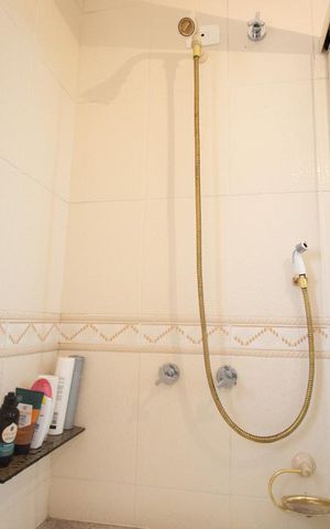 Casa à venda com 270m², 5 quartos e 4 vagasBanheiro 3