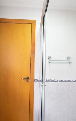 Casa à venda com 270m², 5 quartos e 4 vagasBanheiro 4