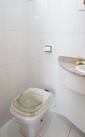 Casa à venda com 270m², 5 quartos e 4 vagasLavabo