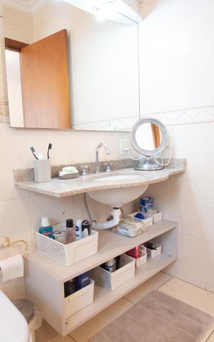 Casa à venda com 270m², 5 quartos e 4 vagasBanheiro 3