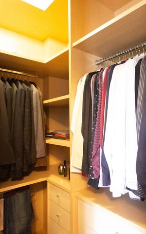 Casa à venda com 270m², 5 quartos e 4 vagasCloset 