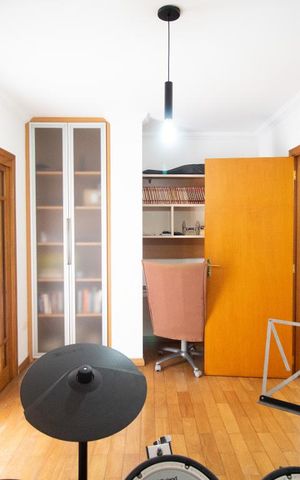 Casa à venda com 270m², 5 quartos e 4 vagasQuarto 2