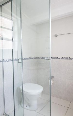 Casa à venda com 270m², 5 quartos e 4 vagasBanheiro 4