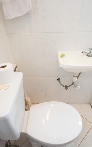 Casa à venda com 270m², 5 quartos e 4 vagasBanheiro 5