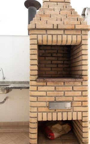 Casa à venda com 270m², 5 quartos e 4 vagasChurrasqueira