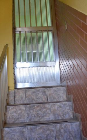 Apartamento à venda com 45m², 1 quarto e sem vagaPORTA DE ENTRADA PARA SALA
