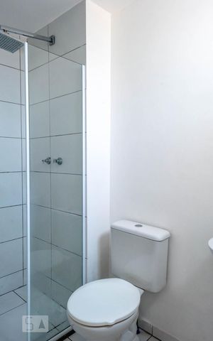 Studio à venda com 30m², 1 quarto e sem vaga Studio à venda com 30m², 1 quarto e sem vagaBanheiro
