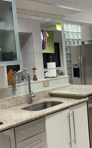 Apartamento à venda com 154m², 3 quartos e sem vaga Apartamento à venda com 154m², 3 quartos e sem vagaCozinha