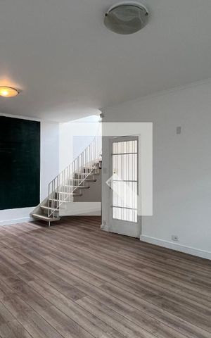 Casa para alugar com 250m², 5 quartos e 2 vagas Casa para alugar com 250m², 5 quartos e 2 vagasSala