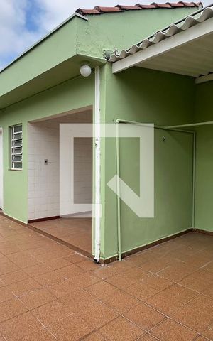 Casa para alugar com 250m², 5 quartos e 2 vagas Casa para alugar com 250m², 5 quartos e 2 vagasÁrea de Serviço