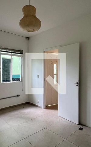 Casa para alugar com 250m², 5 quartos e 2 vagas Casa para alugar com 250m², 5 quartos e 2 vagasEscritório