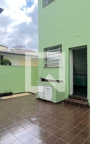 Casa para alugar com 250m², 5 quartos e 2 vagas Casa para alugar com 250m², 5 quartos e 2 vagasQuintal