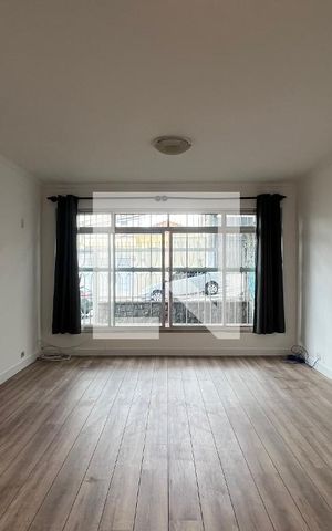 Casa para alugar com 250m², 5 quartos e 2 vagas Casa para alugar com 250m², 5 quartos e 2 vagasSala