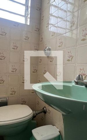 Casa para alugar com 250m², 5 quartos e 2 vagas Casa para alugar com 250m², 5 quartos e 2 vagasLavabo