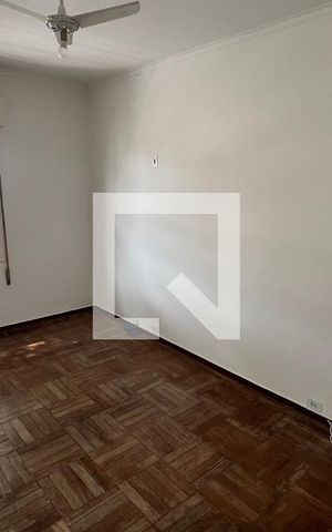 Casa para alugar com 250m², 5 quartos e 2 vagas Casa para alugar com 250m², 5 quartos e 2 vagasQuarto 2